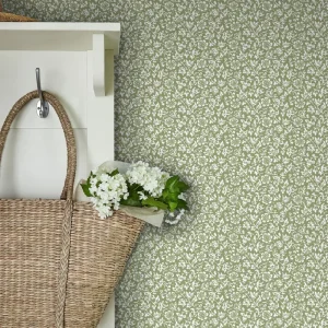 Alyssum, småmønstret tapet i mosegrønt fra Laura Ashley