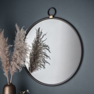 Bayswater, rundt industrielt speil i sort jern