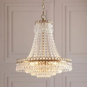 Enid, klassisk lysekrone i antikk messing, med glasskrystaller Diameter: 40cm