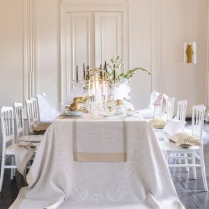 «Èvasion Cèleste» elegant beige damaskduk i lin