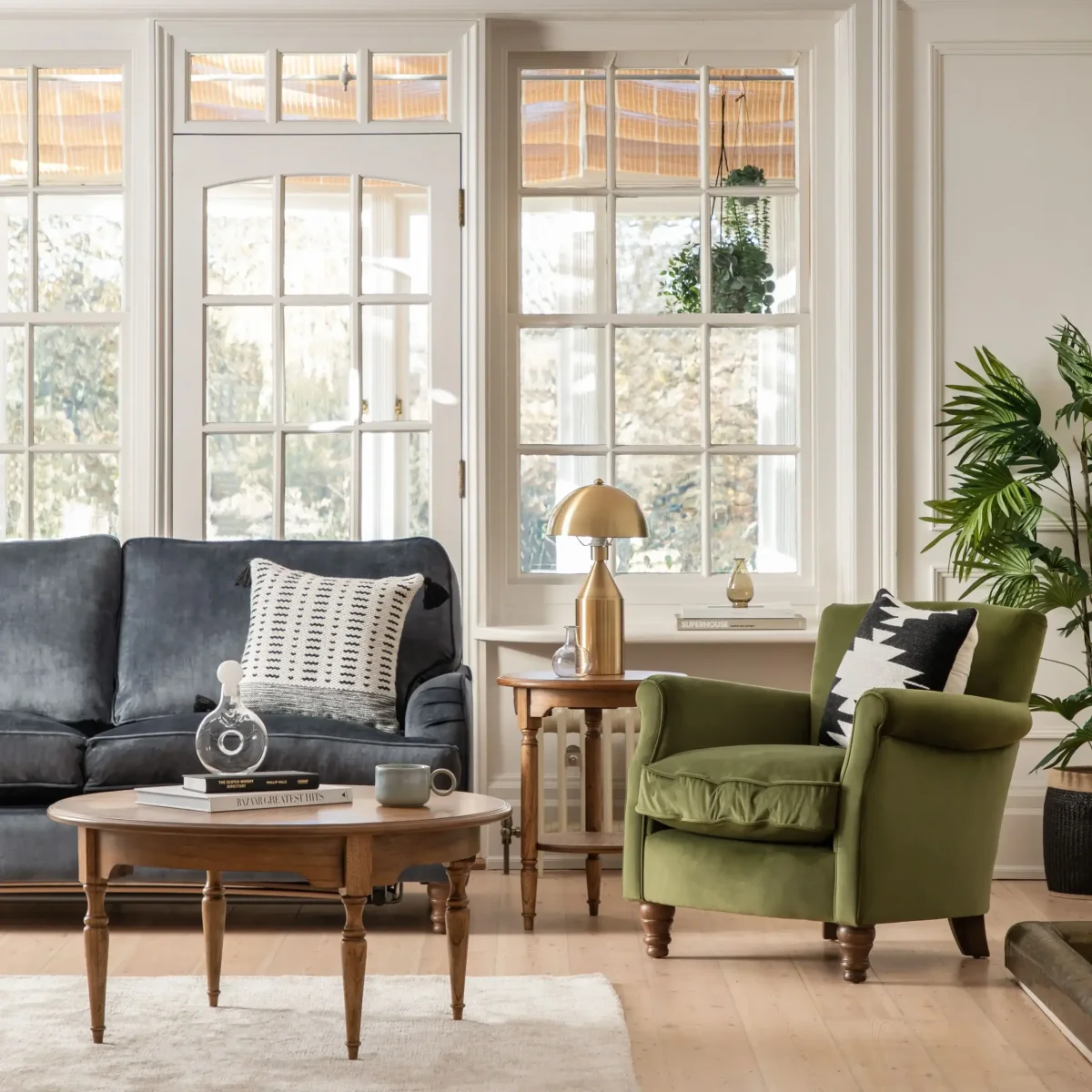 Highgrove, klassisk sidebord i brunt tre - Image 3