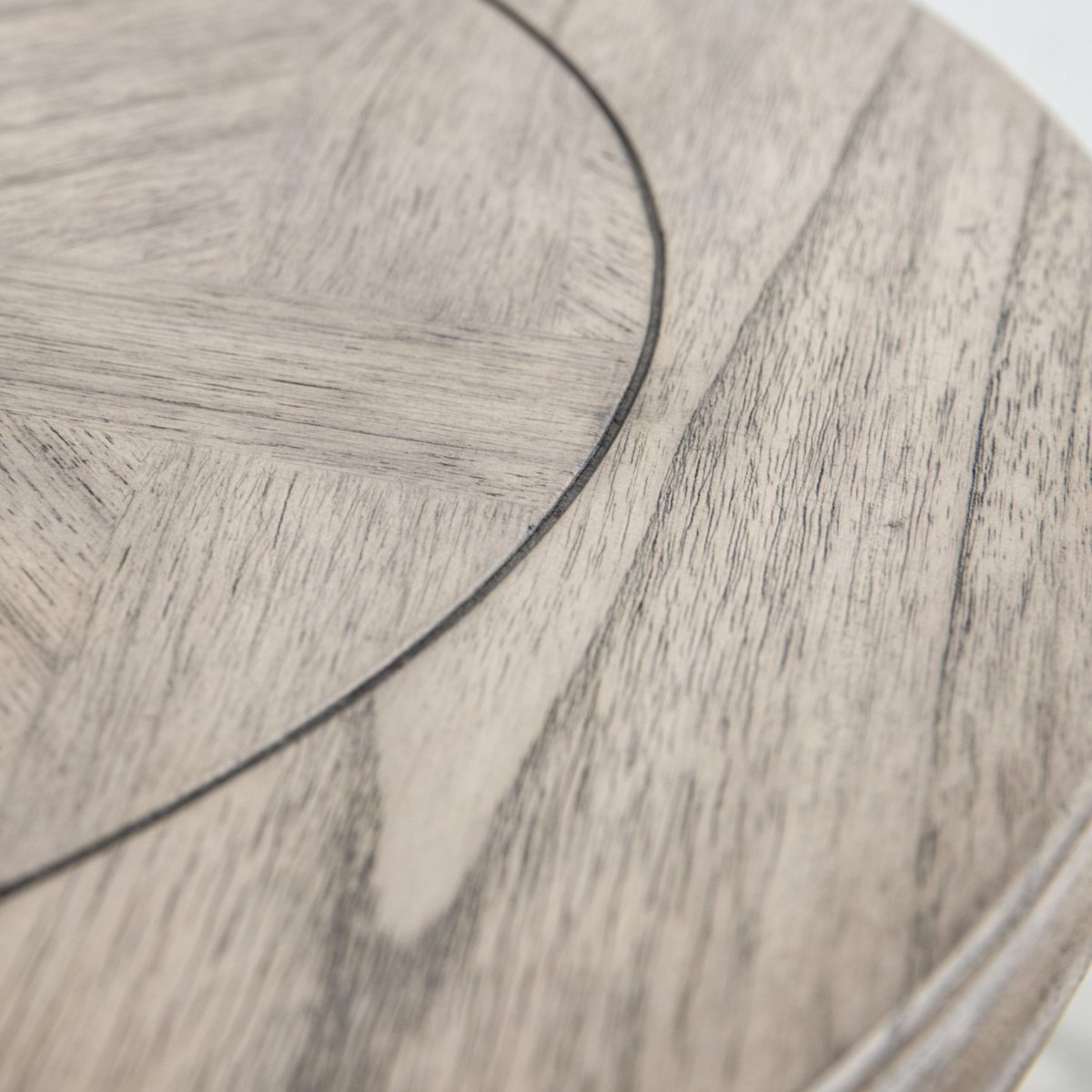 Mustique, rundt sidebord/nattbord med en skuff i rustikk finish - Image 3