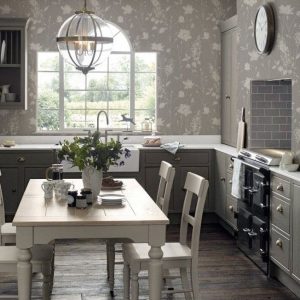 Odiham, klassisk pendellampe fra Laura Ashley i glass og krom