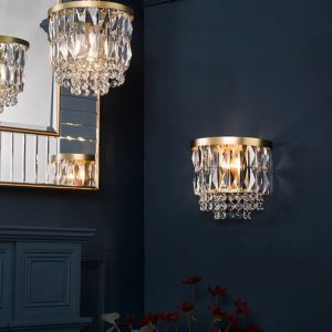 Rhosill, moderne vegglampe i antikk messing og slepet krystall
