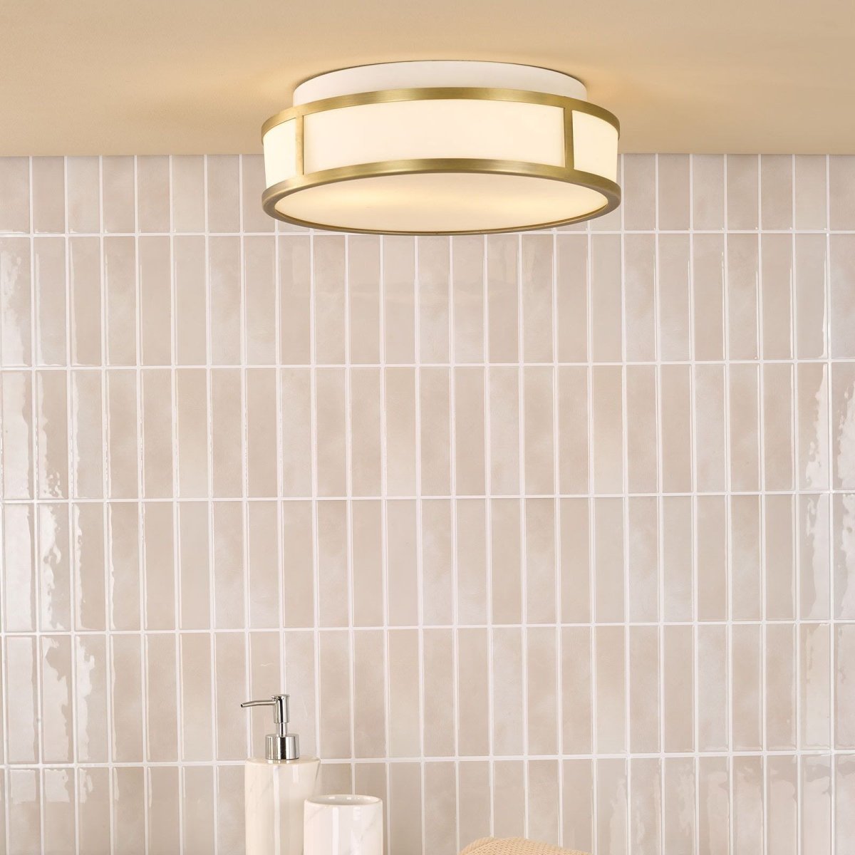 Royce, Art Deco insporert takplafond i antikk messing og opalglass (ip44) - Image 2