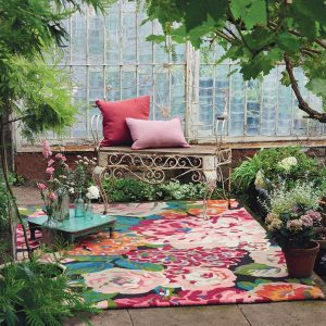 Sanderson Rose & Peony, gulvteppe med blomstermønster