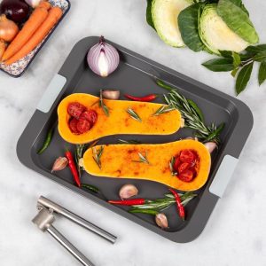 &laquo;non stick&raquo; langpanne (38cm) med salviegrønne håndtak fra Laura Ashley